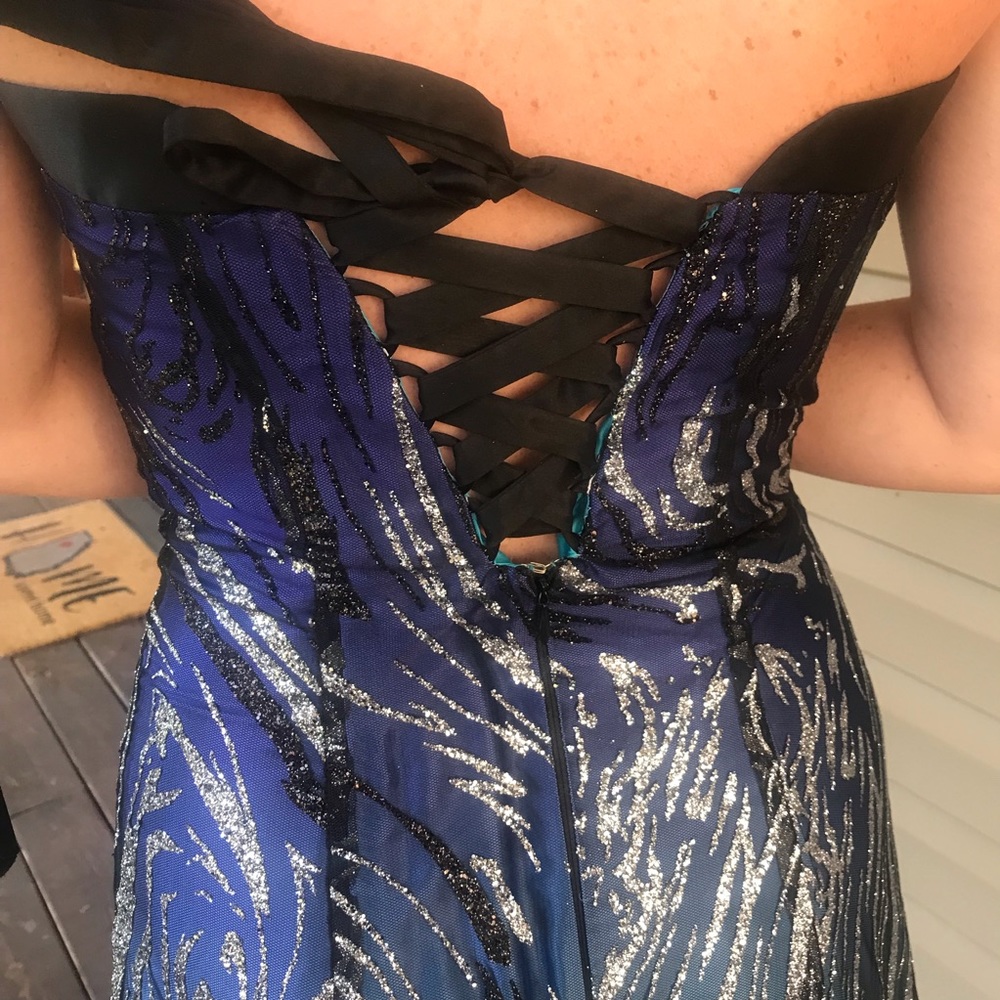 Formal Event Dress - Picture 6 of 8